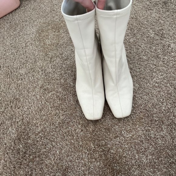 Steve Madden White Boots - Picture 2 of 4